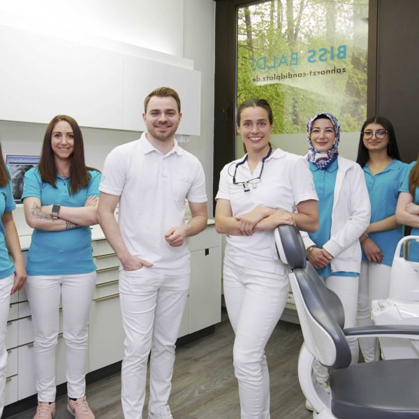 zahnarztpraxis-muenchen-candidplatz-team-2022-07